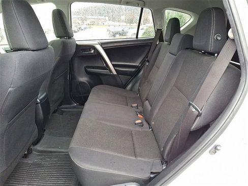 Used 2018 Toyota RAV4 XLE image 9