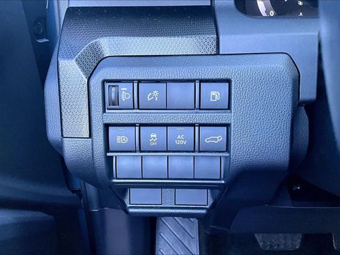 Used 2025 Toyota 4Runner Limited AWD/4WD image 33