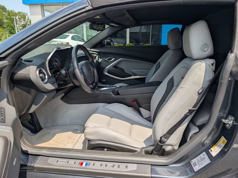 Used 2023 Chevrolet Camaro SS RWD image 10