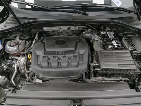 Certified 2023 Volkswagen Tiguan SE R-Line AWD/4WD image 17