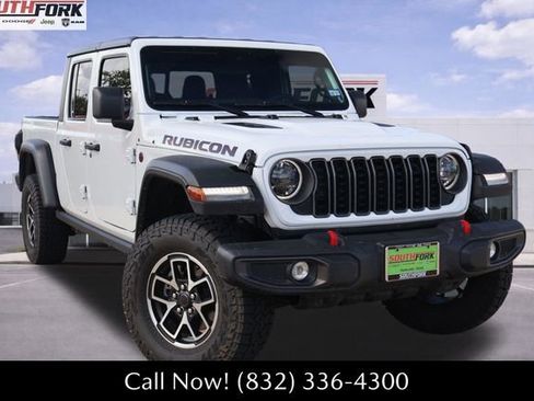 Used 2025 Jeep Gladiator Rubicon w/ Convenience Group AWD/4WD image 1