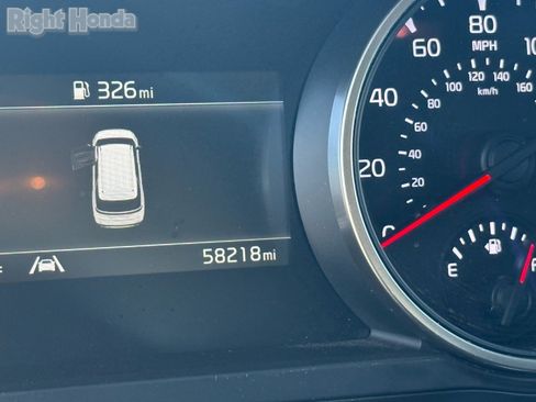 Used 2024 Kia Carnival LX image 19