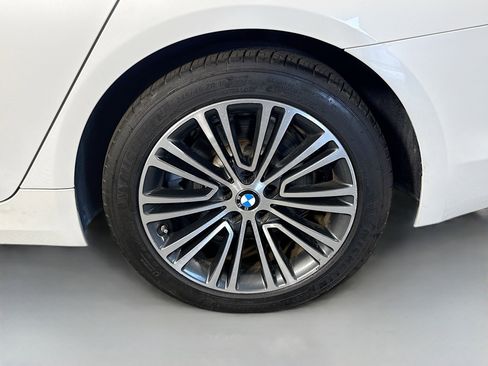Used 2018 BMW 530i RWD image 37