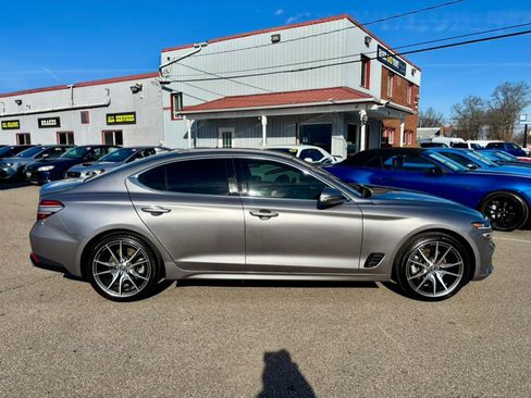 Used 2023 Genesis G70 2.0T image 4