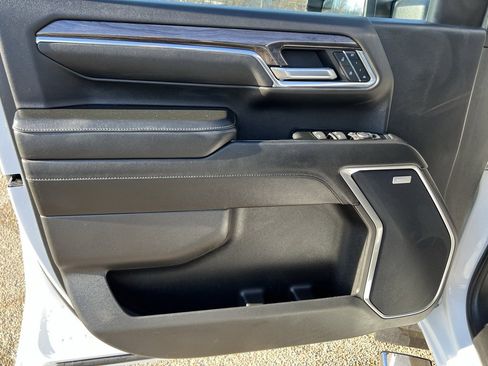 Used 2024 Chevrolet Silverado 2500 LTZ w/ LTZ Convenience Package image 30