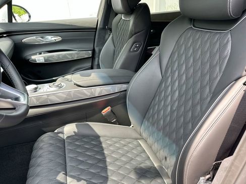 Used 2025 Genesis GV70 3.5T Sport w/ Sport Advanced Package image 33