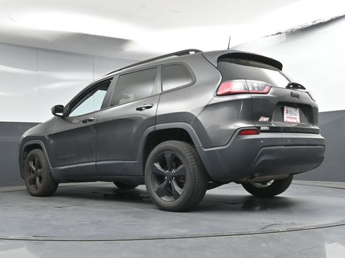 Used 2020 Jeep Cherokee Latitude Plus image 27