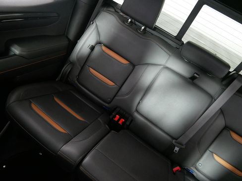 Used 2023 GMC Sierra 1500 AT4 w/ AT4 Premium Package AWD/4WD image 12