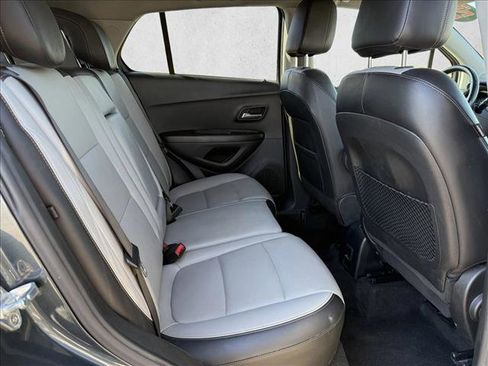 Used 2022 Chevrolet Trax LT w/ Premium Seat Package image 21