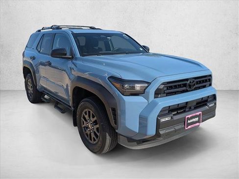 Used 2025 Toyota 4Runner SR5 AWD/4WD image 3
