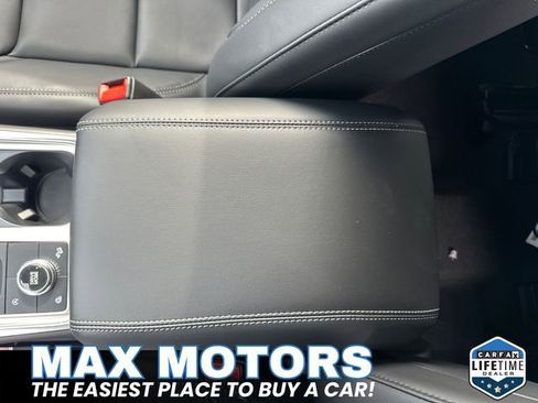 New 2024 Ford Explorer XLT w/ Equipment Group 202A image 38