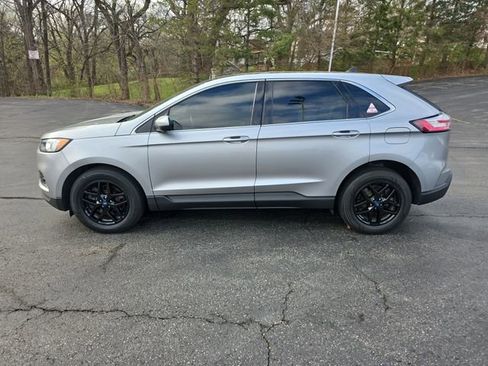 Used 2021 Ford Edge SEL w/ Convenience Package image 4