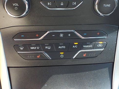 Used 2016 Ford Edge SEL w/ Equipment Group 201A FWD image 21