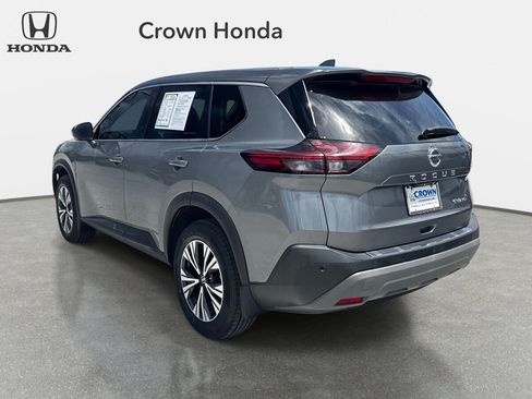 Used 2021 Nissan Rogue SV AWD/4WD image 3