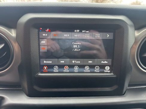 Used 2022 Jeep Wrangler Willys image 21