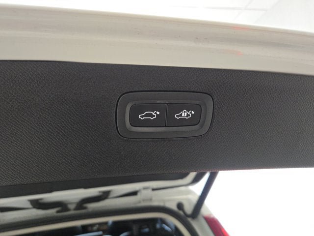 Used 2022 Volvo XC90 T6 Momentum w/ Advanced Package AWD/4WD image 17