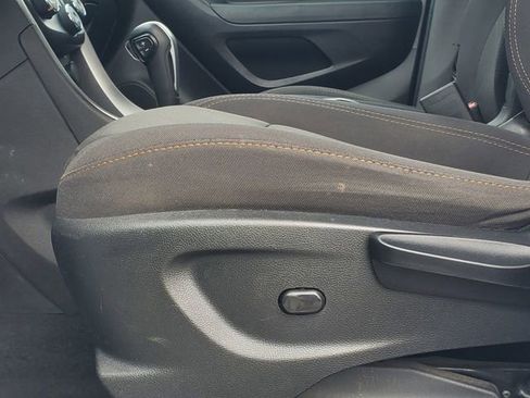 Used 2018 Chevrolet Trax LT FWD image 6