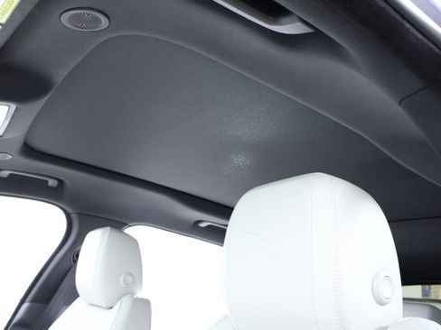 Used 2026 Jaguar F-PACE R-Dynamic S image 31