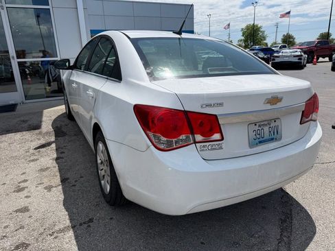 Used 2012 Chevrolet Cruze LS w/ Connectivity Package FWD image 4