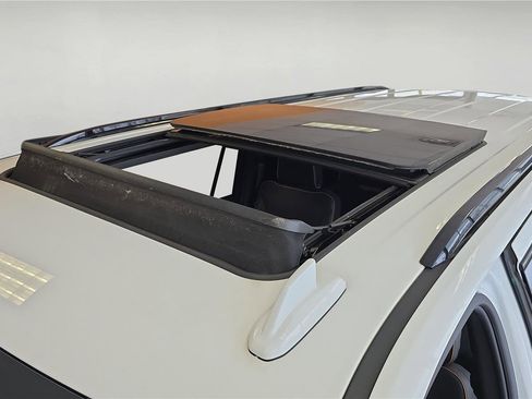 Used 2024 GMC Yukon XL AT4 w/ Technology Package image 34