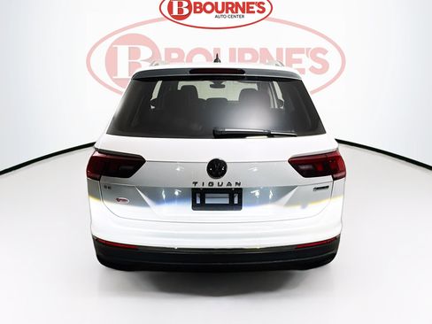 Used 2023 Volkswagen Tiguan SE w/ Panoramic Sunroof Package AWD/4WD image 10
