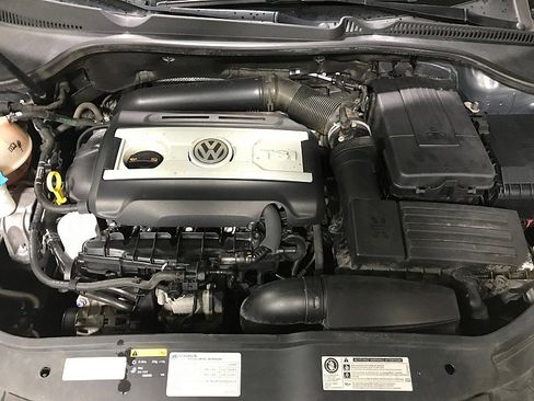 Used 2014 Volkswagen Eos Executive FWD image 35