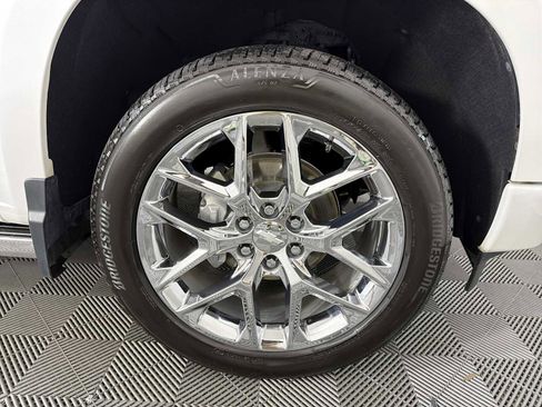 Used 2023 Chevrolet Silverado 1500 High Country w/ High Country Premium Package image 11