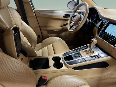 Used 2016 Porsche Macan Turbo image 25