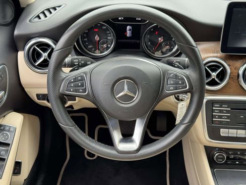 Used 2018 Mercedes-Benz GLA 250 image 18
