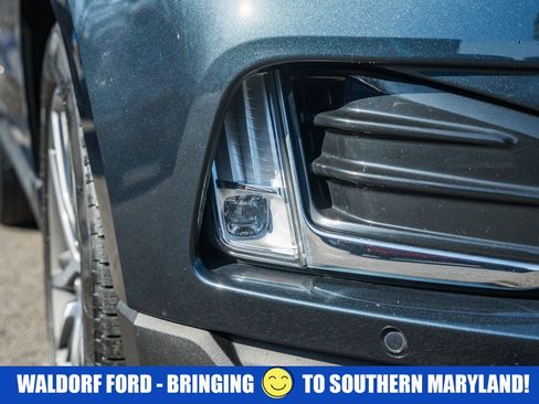 Used 2022 Ford Edge Titanium image 17