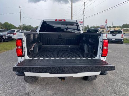 Used 2018 Chevrolet Silverado 1500 Custom w/ Custom Value Package AWD/4WD image 17