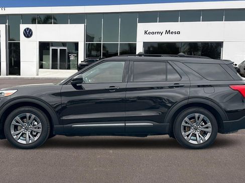 Used 2022 Ford Explorer XLT w/ Equipment Group 202A image 7