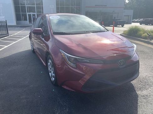 Used 2023 Toyota Corolla LE FWD image 2