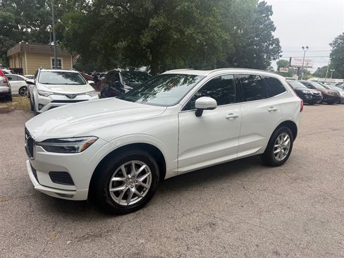 Used 2021 Volvo XC60 T5 Momentum w/ Premium Package AWD/4WD image 5