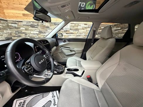 Used 2023 Kia Soul EX FWD image 11