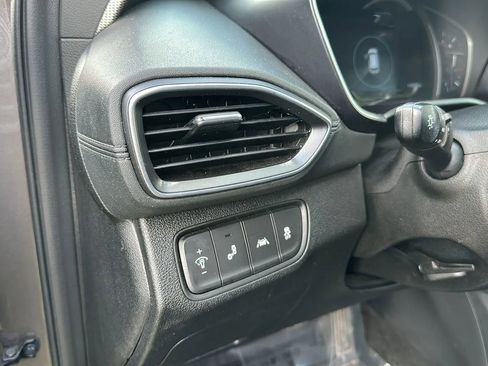 Used 2019 Hyundai Santa Fe SEL image 30
