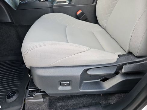 Certified 2024 Toyota Tacoma SR5 AWD/4WD image 17