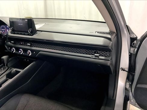 Used 2024 Honda Accord EX image 13