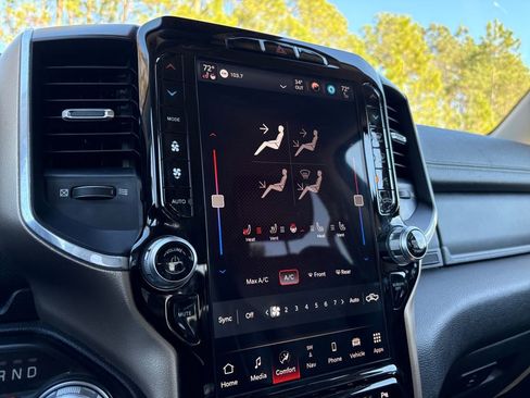 Used 2022 RAM 1500 Laramie image 32