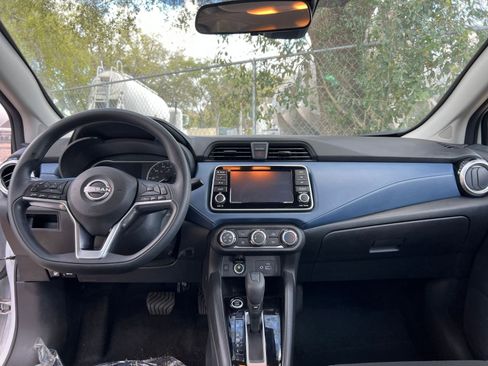 Used 2025 Nissan Versa SV image 29