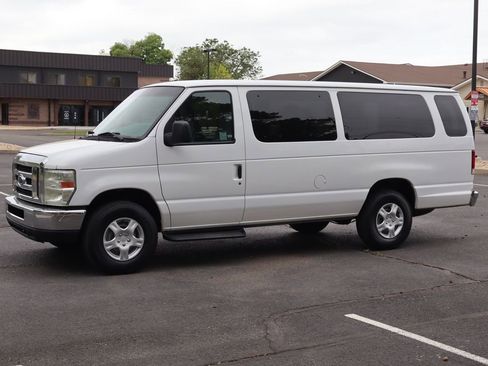 Used 2010 Ford E-350 and Econoline 350 XLT RWD image 10