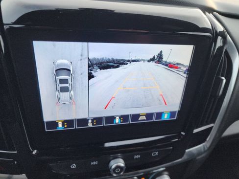 Used 2023 Chevrolet Traverse RS FWD image 26