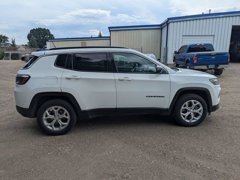Used 2024 Jeep Compass Latitude AWD/4WD image 10