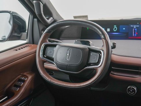 Used 2025 Lincoln Navigator Reserve AWD/4WD image 15