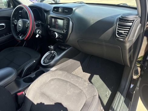 Used 2019 Kia Soul + FWD image 10