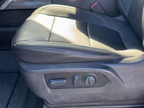 Used 2022 Chevrolet Silverado 2500 LTZ w/ LTZ Convenience Package image 25