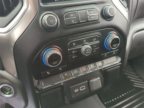 Used 2022 Chevrolet Silverado 1500 LT image 17