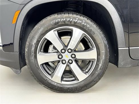 Used 2023 Chevrolet Traverse LT w/ LT Premium Package image 33