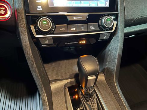 Used 2018 Honda Civic Touring image 34