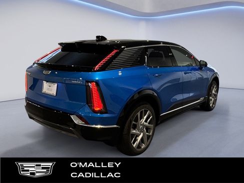 New 2026 Cadillac Optiq Luxury 2 image 5